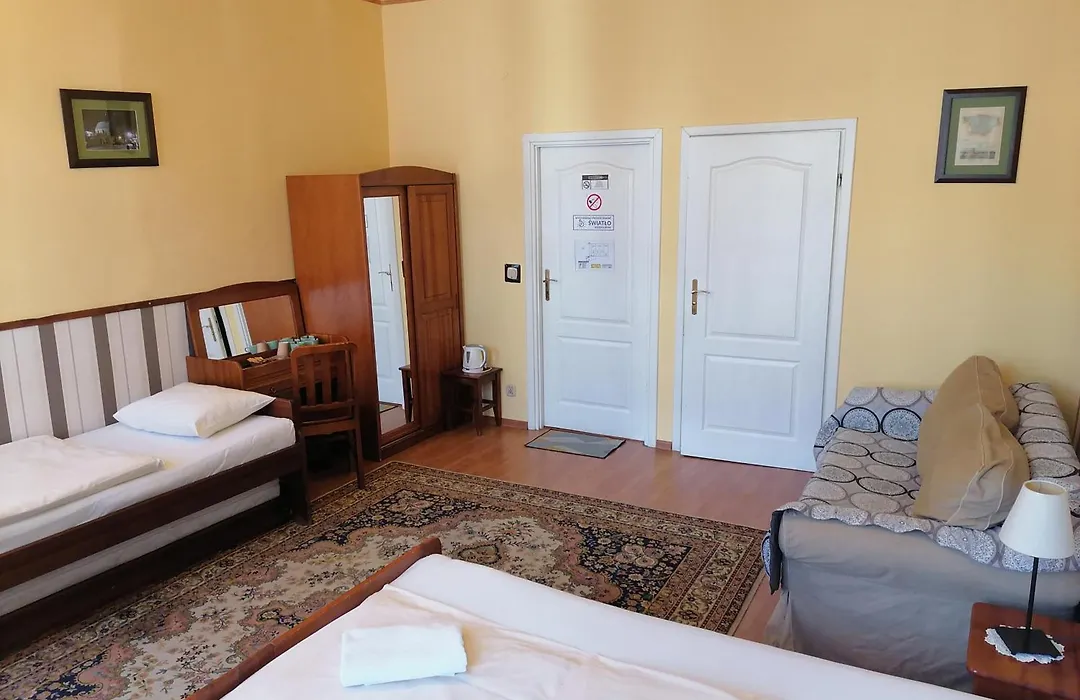 Globtroter Guest House-1