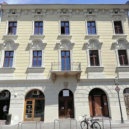 Globtroter Guest House-3